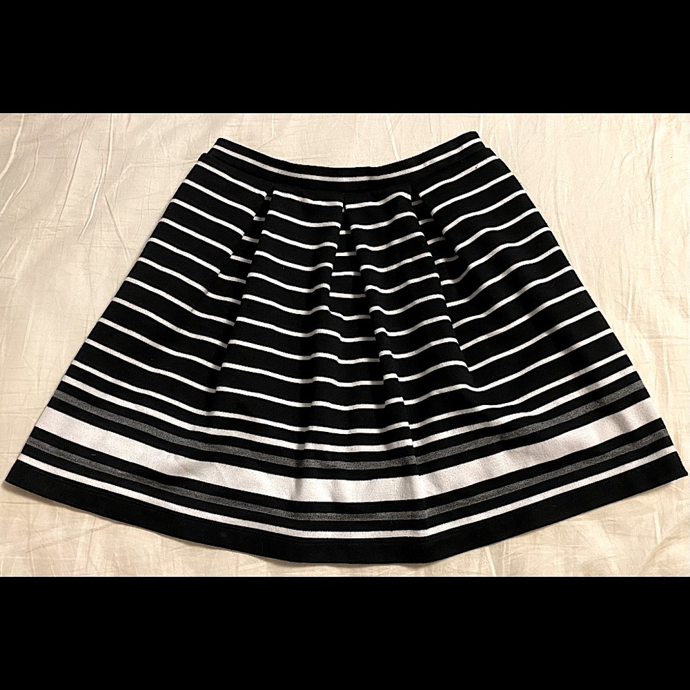 Max Studio Size XS Striped Pocketed Knit Skirt